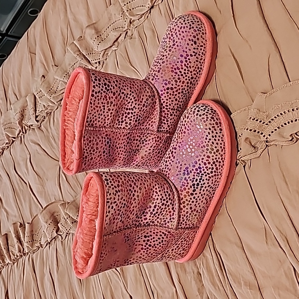 Girl's UGG boots, leopard print, pink with rainbow colors, size 5